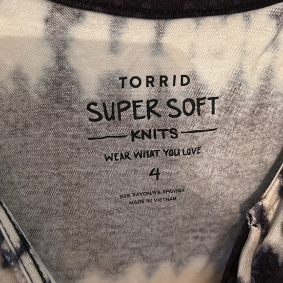 NWT Torrid 4 Super Soft Ruffle Tank - Picture 7 of 9